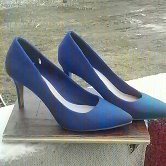 Old nAvy high heels.suede fabric.NEVER worn