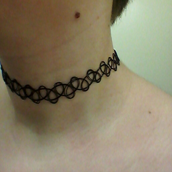 90's choker