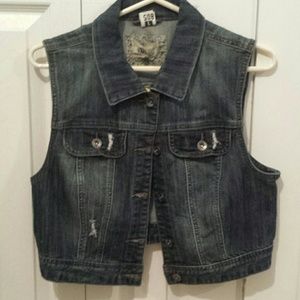 YMI women's cropped denim vest new with tags!