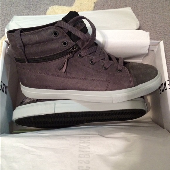 Bikkembergs size 39/9 new in box - Picture 2 of 4
