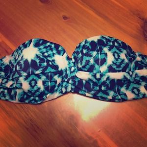 Victoria's Secret bandeau top (32B)