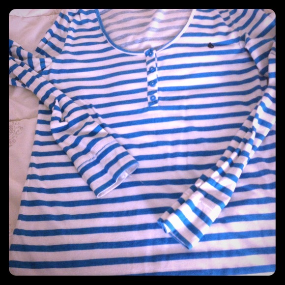 Volcom womens Henley style top