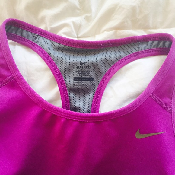 Nike top - Picture 2 of 3