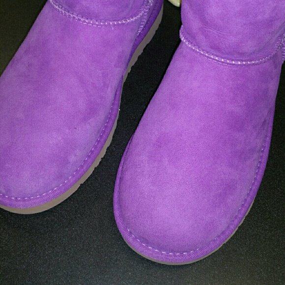 purple uggs with bows on the back purple uggs with bows on the back