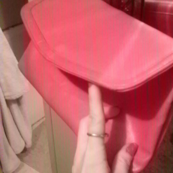 Red purse - Picture 2 of 2