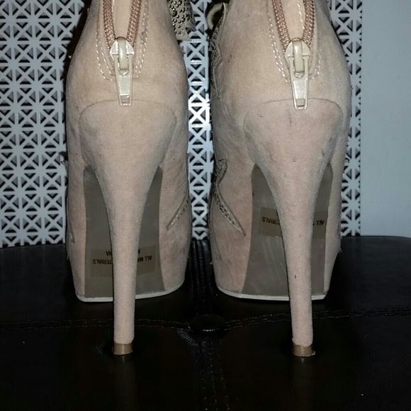 Nude Booty - Picture 3 of 4