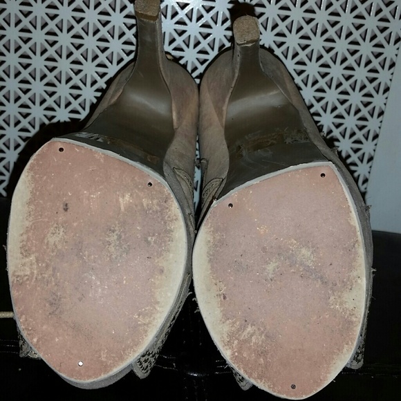 Nude Booty - Picture 4 of 4