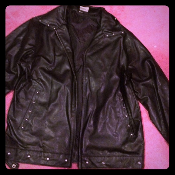 Black leather jacket with studs. 💄