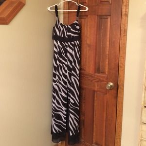 Black house white market maxi dress