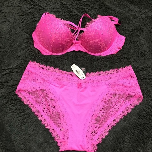 ❌sold❌VS Pink Racerback Pushup Bra Set 32B Small