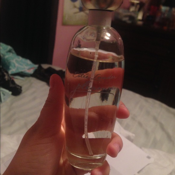 Estee lauder pleasure perfume