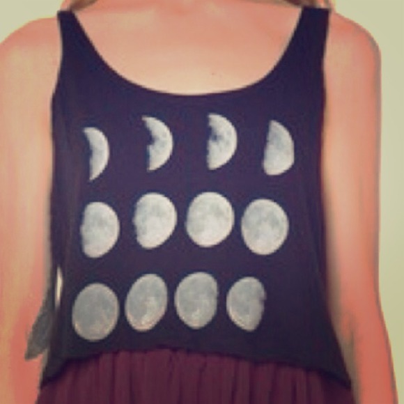 Brandy Melville moon tank - Picture 1 of 3