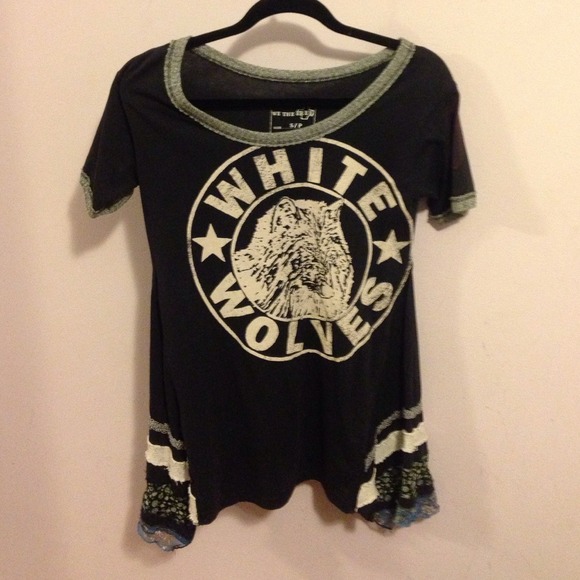 Free people graphic tee !