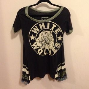 Free people graphic tee !