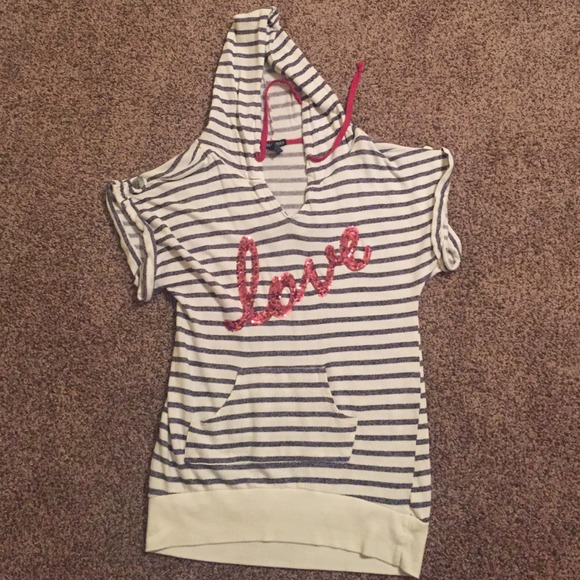 Short sleeve light weight shirt with hood