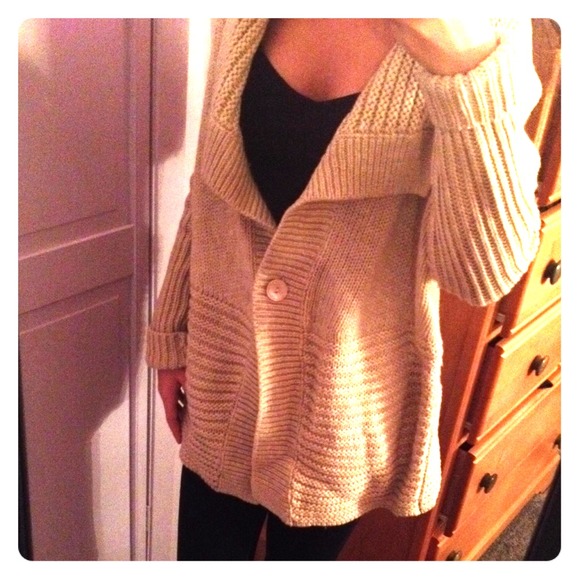 Knitted cardigan