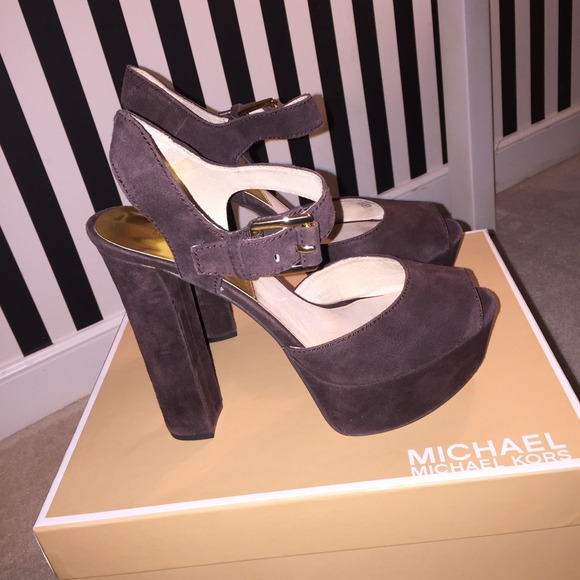 MK brown platform suede peep toe - Picture 2 of 2