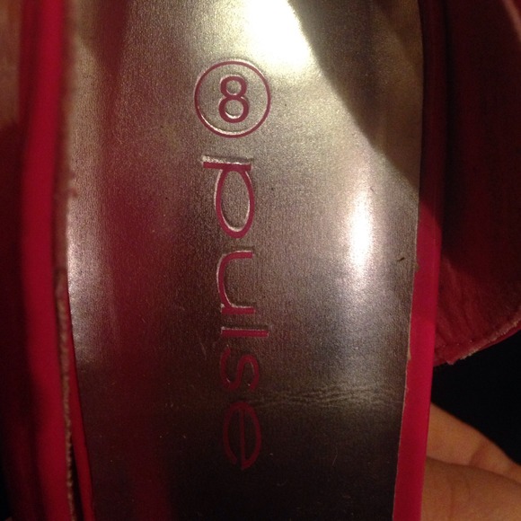 Heels - Picture 2 of 3