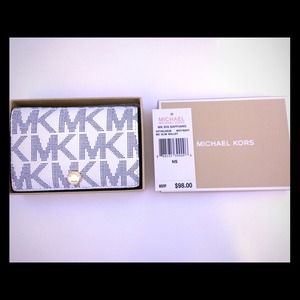 🌸AUTHENTIC Michael Kors Saffiano Wallet Blacknell