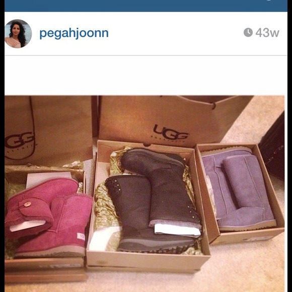 UGG - Picture 3 of 3