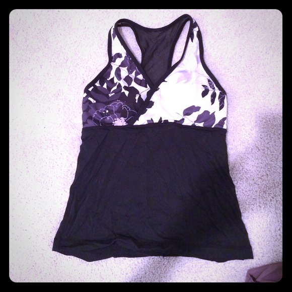 Lululemon top