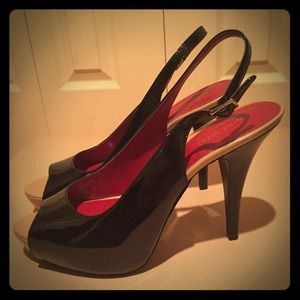 Great Nine West Slingbacks!