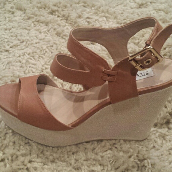 Camel steve madden sandals