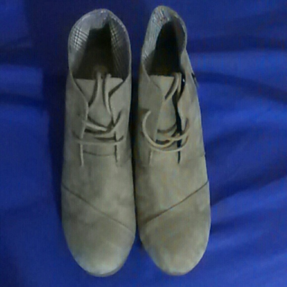Wedge boots