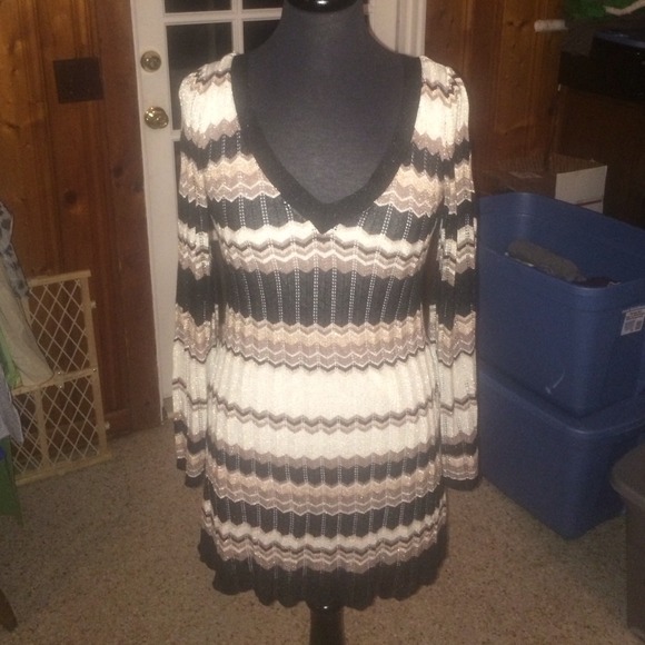 Bebe geometric dress! Size M