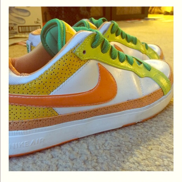 Nike tennis shoes