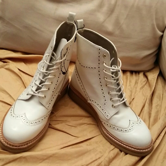 white oxford boots - Picture 2 of 4