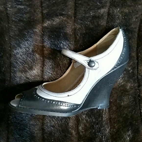 **Host Pick - Retro Glam**  Mary Jane Peep Toe - Picture 1 of 3