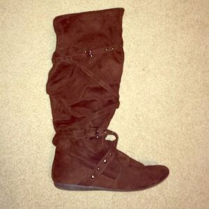 Report slouchy boots