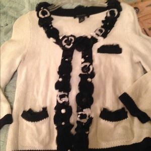 Detailed sweater - chic!