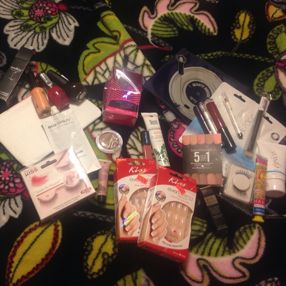 Huge lot of beauty extras!