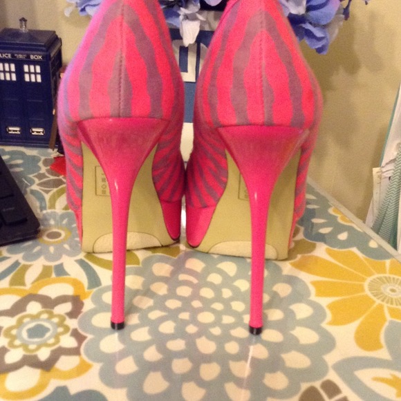 Sold in bundle - Picture 3 of 3