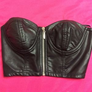 Zipper front crop leather top w/removable straps