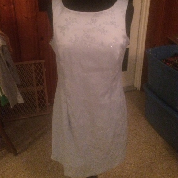 Beautiful light blue dress! 11