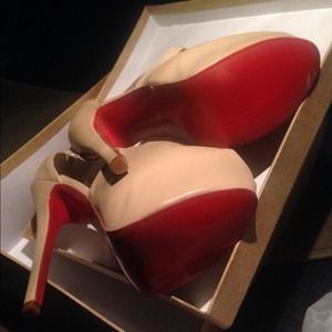 Red Soles Nude Loubotin