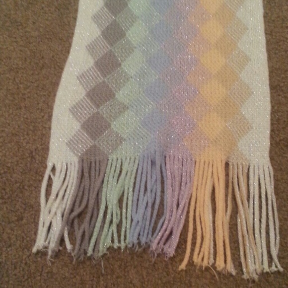 Multi-colored Scarf - Picture 2 of 2