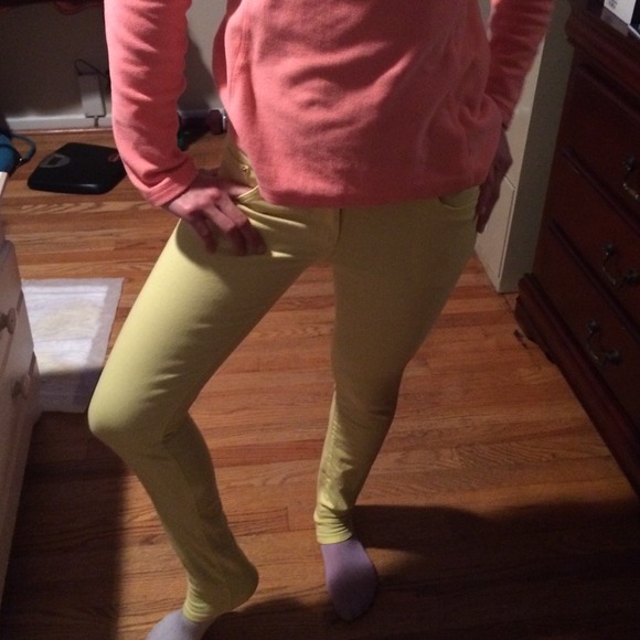Cute yellow pants - Picture 2 of 3