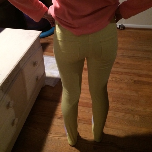 Cute yellow pants - Picture 3 of 3