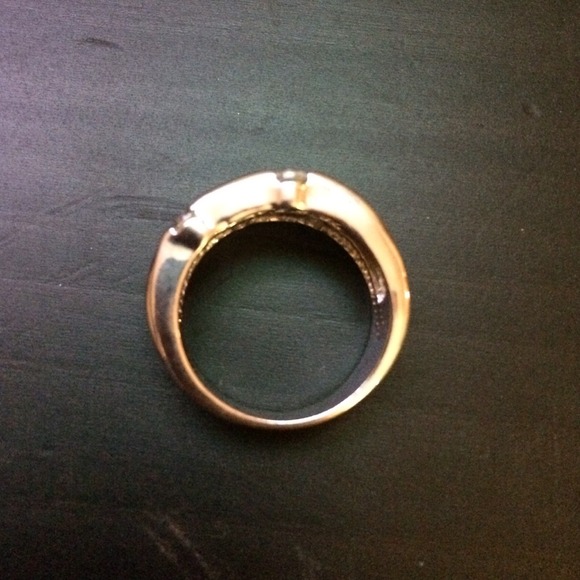 Fun Ring - Picture 3 of 4