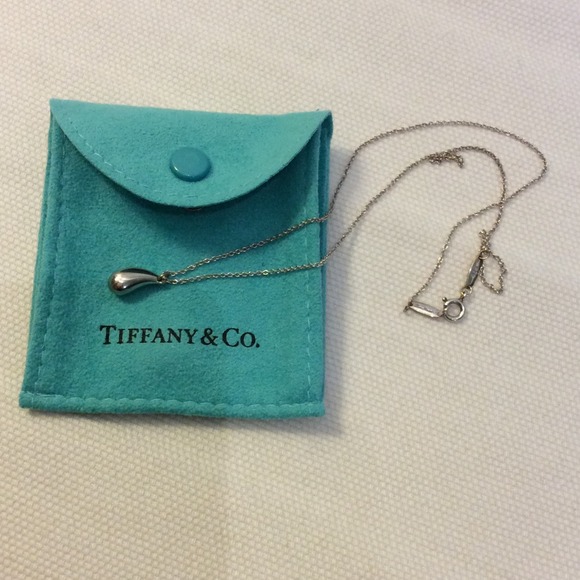 Tiffany & Co. Elsa Peretti Teardrop necklace