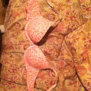 VS Pink push up bra
