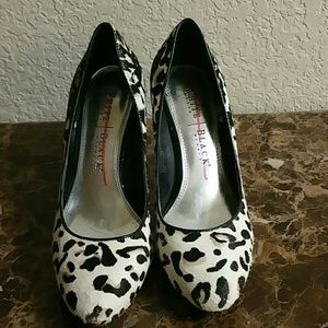 White house black market pumps