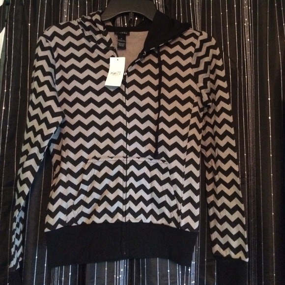 NWT Chevron Zip-up hoodie