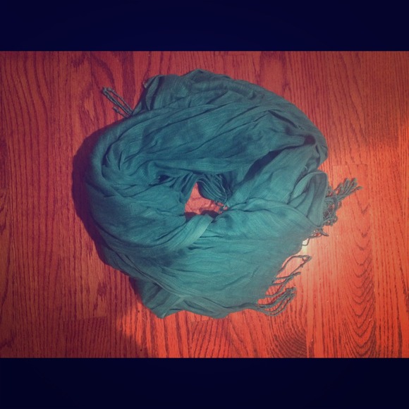 🚫SOLD🚫 Turquoise linen scarf