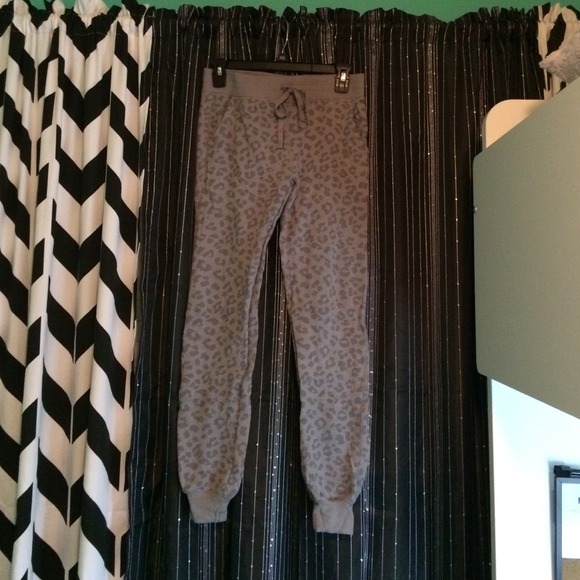 NWOT XS Gray leopard joggers