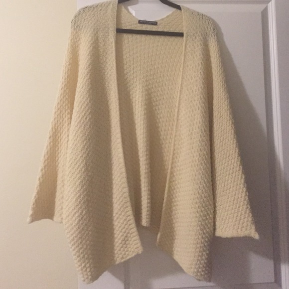 Brandy Melville Cardi!